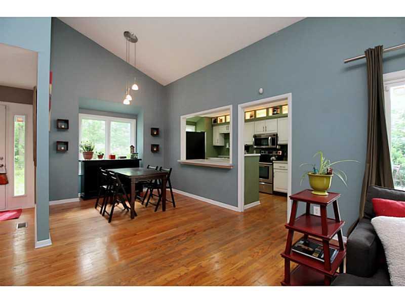 6898 Hoover Road Indianapolis, IN 46260 - Photo 10 of 24 Gallery Image 10