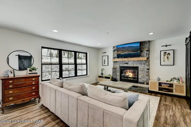 $575,000 | 208 Bryan Drive, Kresgeville, PA 18333