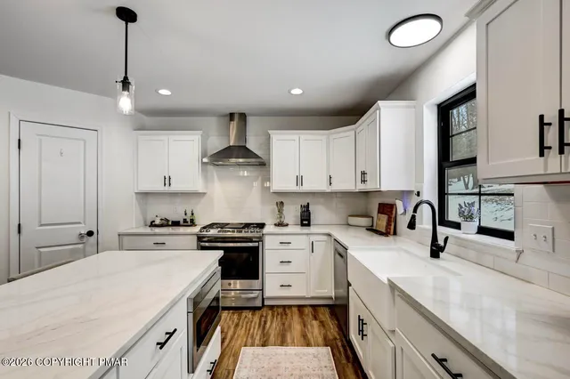 $575,000 | 208 Bryan Drive, Kresgeville, PA 18333