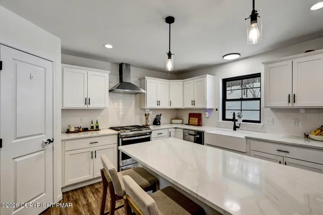 $575,000 | 208 Bryan Drive, Kresgeville, PA 18333