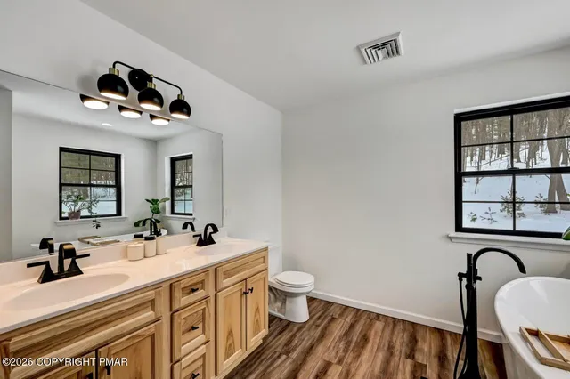 $575,000 | 208 Bryan Drive, Kresgeville, PA 18333