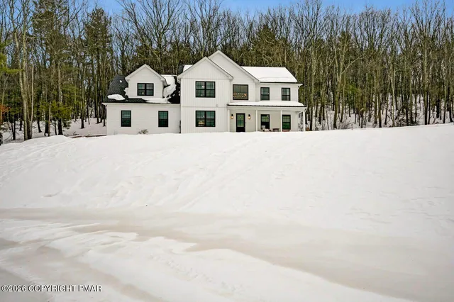 $575,000 | 208 Bryan Drive, Kresgeville, PA 18333