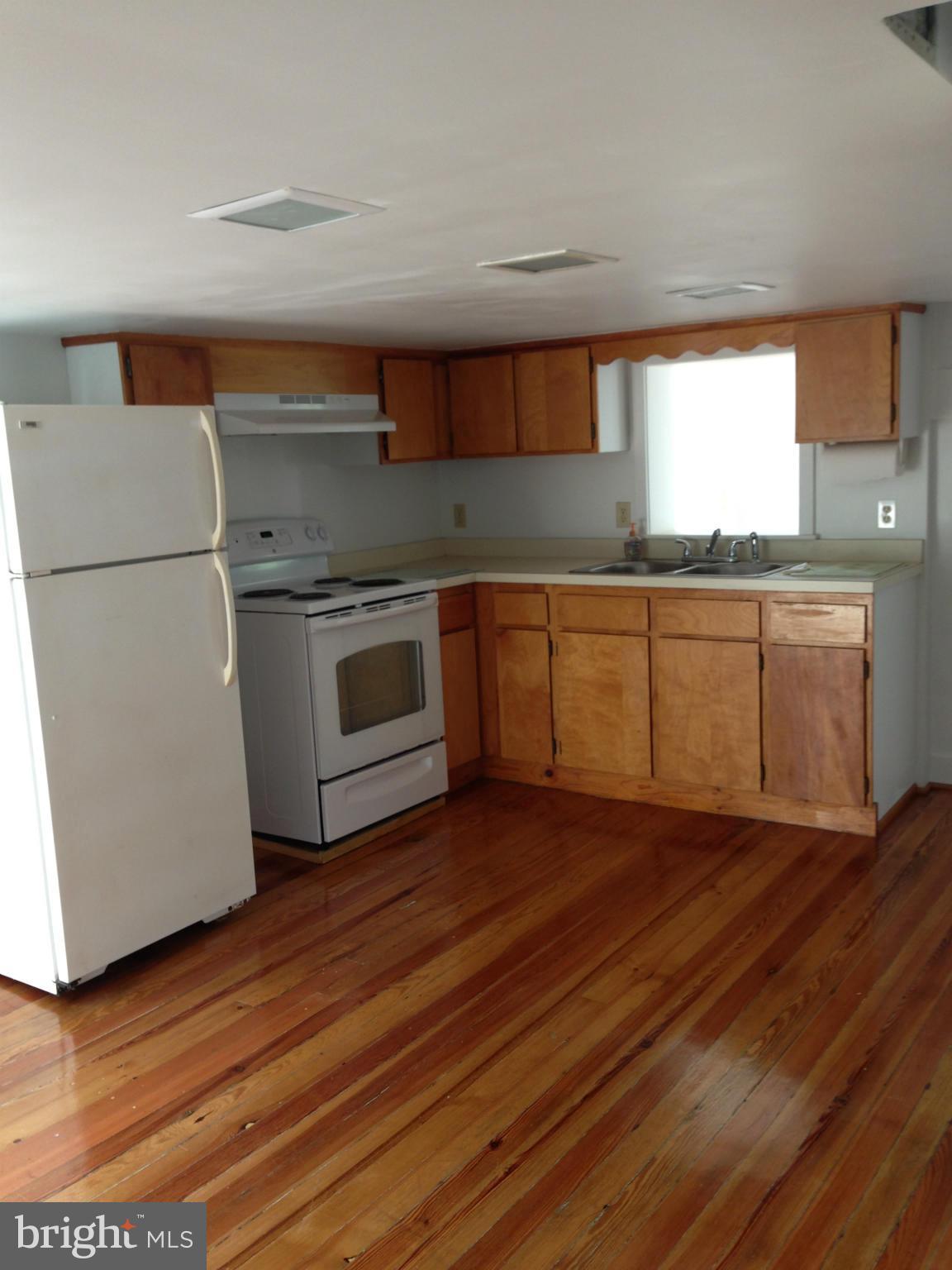 13786 Mountain Road Purcellville, VA 20132 - Photo 4 of 5 Kitchen