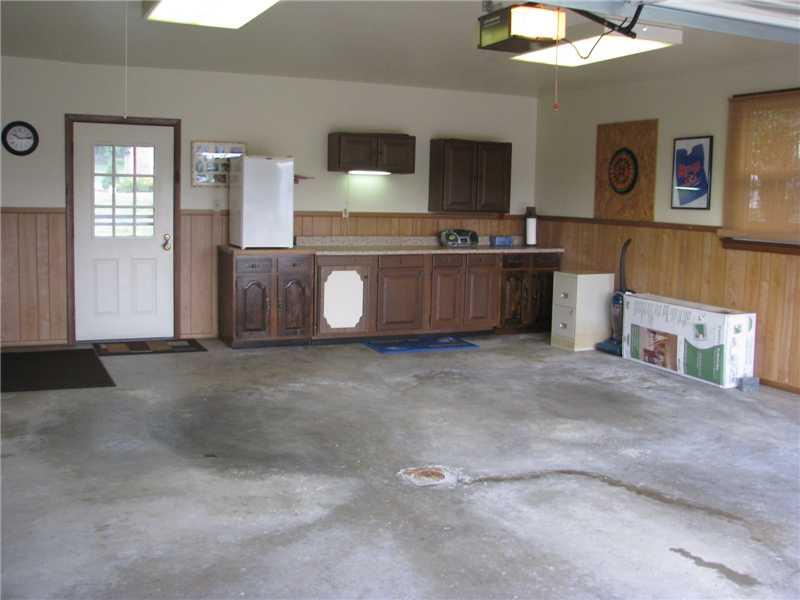 2110 Marshall Road Monaca, PA 15061 - Photo 15 of 19 Parking Lot/Garage.