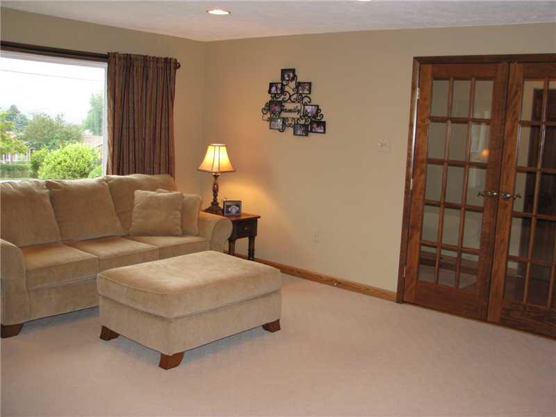 2110 Marshall Road Monaca, PA 15061 - Photo 9 of 19 Living Room.