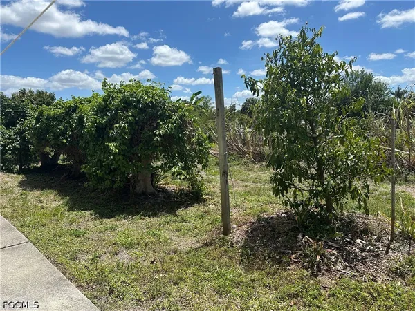 $1,250 | 13098 Ficus Tree Lane, Bokeelia, FL 33922