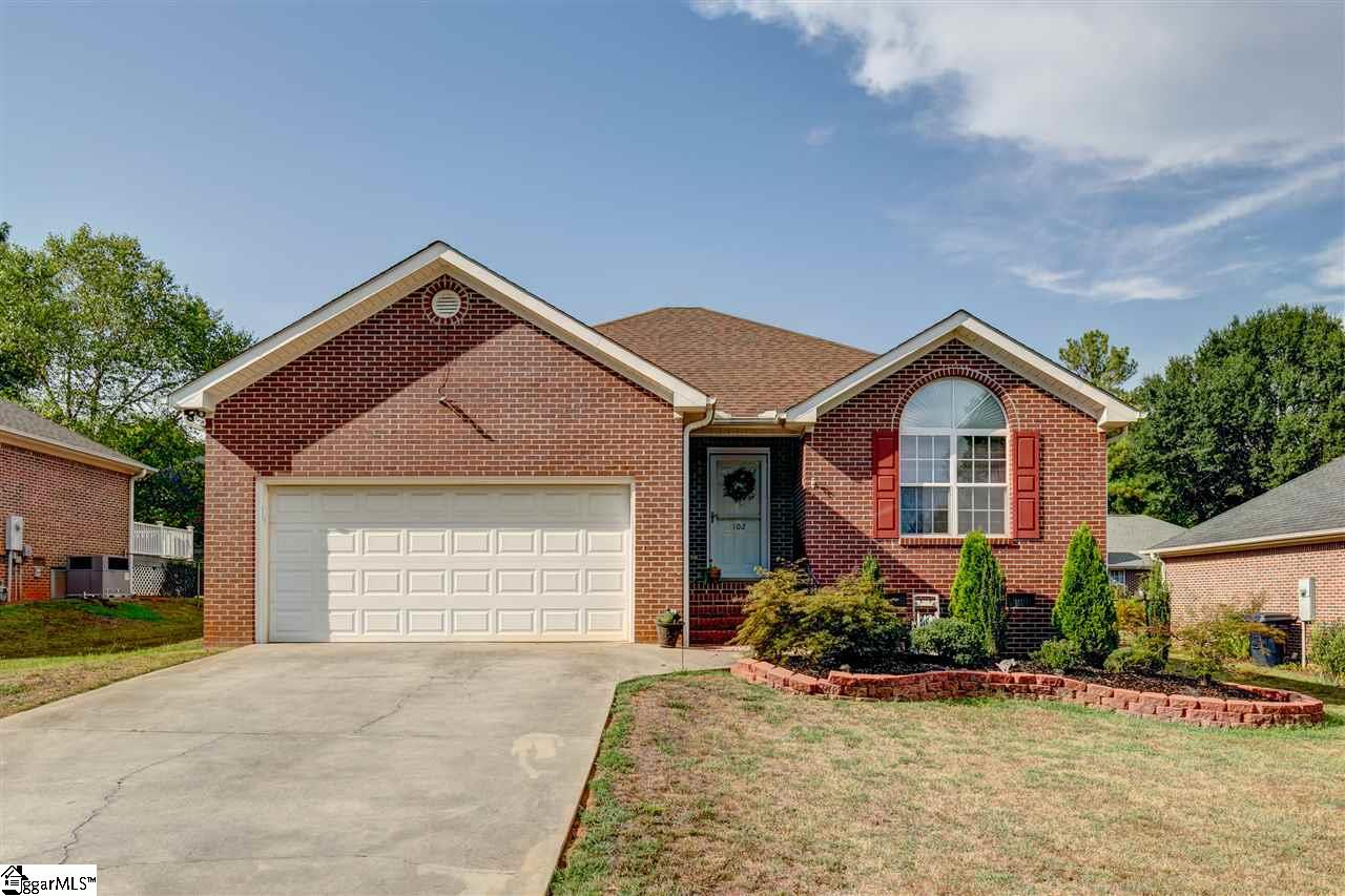 102 Woodbridge Court Anderson, SC 29621 - Photo 1 of 36