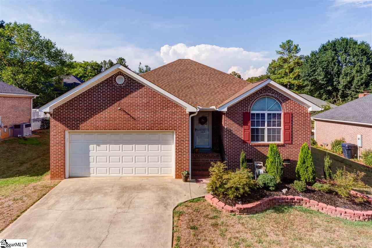 102 Woodbridge Court Anderson, SC 29621 - Photo 3 of 36