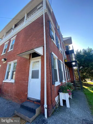 a view of a house with a garage