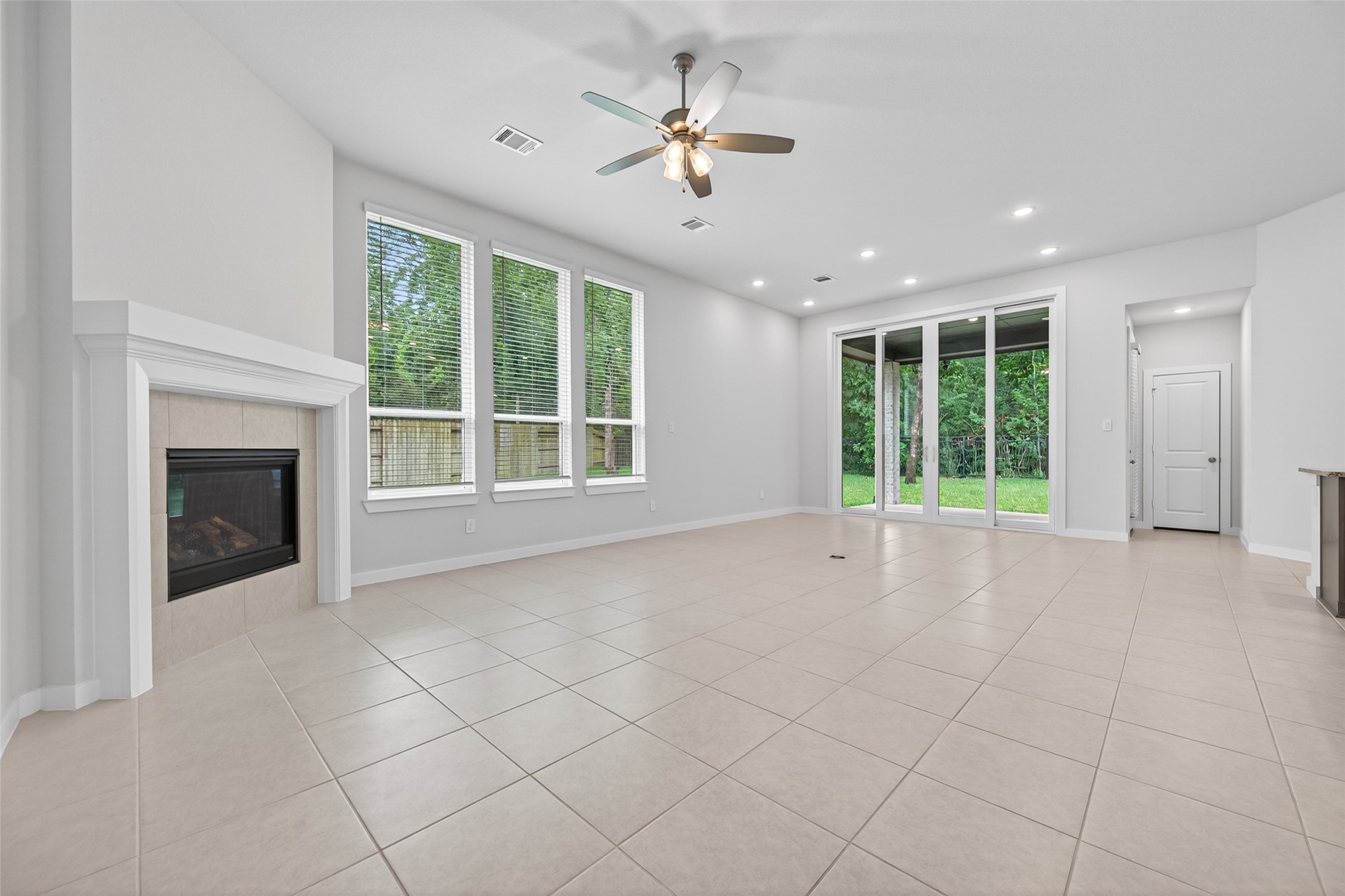 212 Milas Cove Montgomery, TX 77316 - Photo 5 of 50
