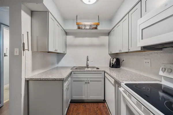 $90,000 | 8216 Fondren Road, Unit 8216, Houston, TX 77074