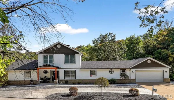 $614,000 | 9381 East Vista Drive, Hillsboro, MO 63050