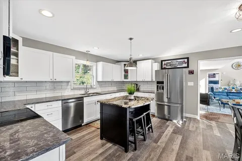 $649,900 | 9381 East Vista Drive, Hillsboro, MO 63050