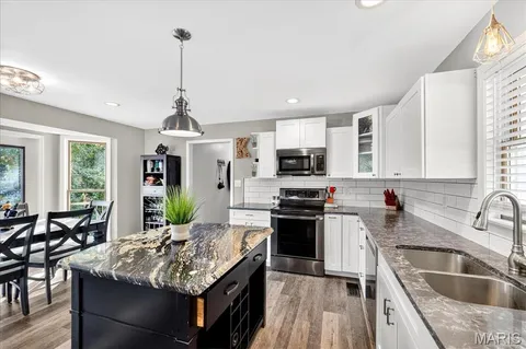 $649,900 | 9381 East Vista Drive, Hillsboro, MO 63050