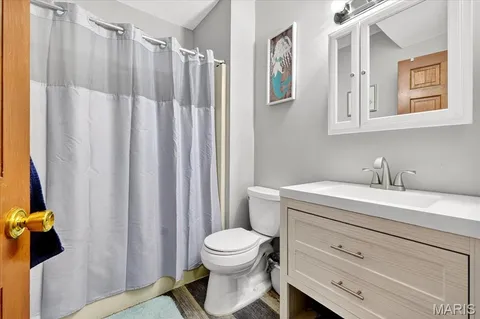 $649,900 | 9381 East Vista Drive, Hillsboro, MO 63050