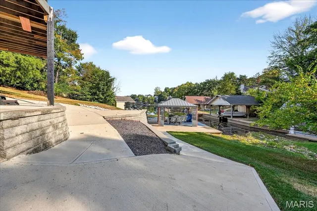 $649,900 | 9381 East Vista Drive, Hillsboro, MO 63050