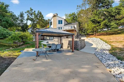 $649,900 | 9381 East Vista Drive, Hillsboro, MO 63050