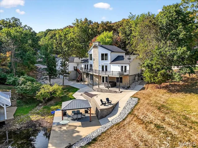 $649,900 | 9381 East Vista Drive, Hillsboro, MO 63050