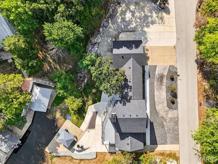 $649,900 | 9381 East Vista Drive, Hillsboro, MO 63050