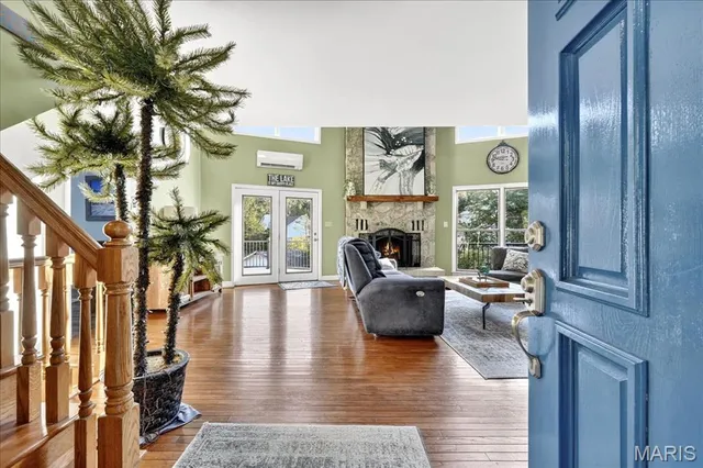 $649,900 | 9381 East Vista Drive, Hillsboro, MO 63050