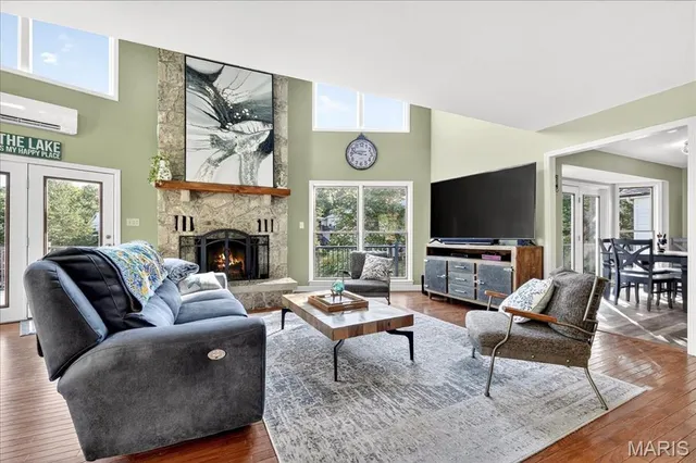 $649,900 | 9381 East Vista Drive, Hillsboro, MO 63050