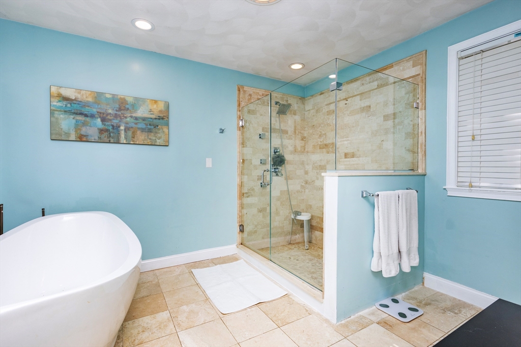 7 Austin Street Methuen, MA 01844 - Photo 21 of 39
