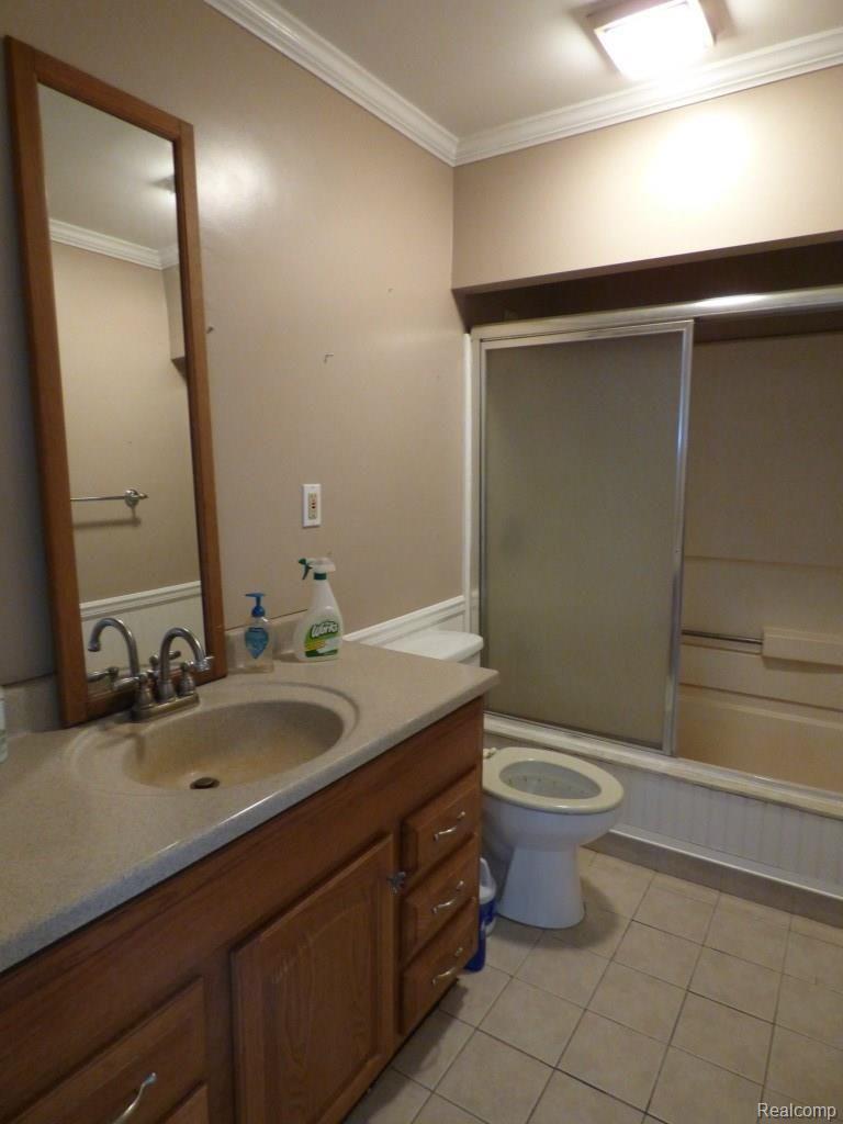2285 East Maple Road Milford, MI 48381 - Photo 14 of 27 P1090684.jpg