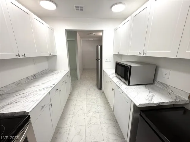 $1,785 | 3924 Mount Charleston Drive, Pahrump, NV 89048