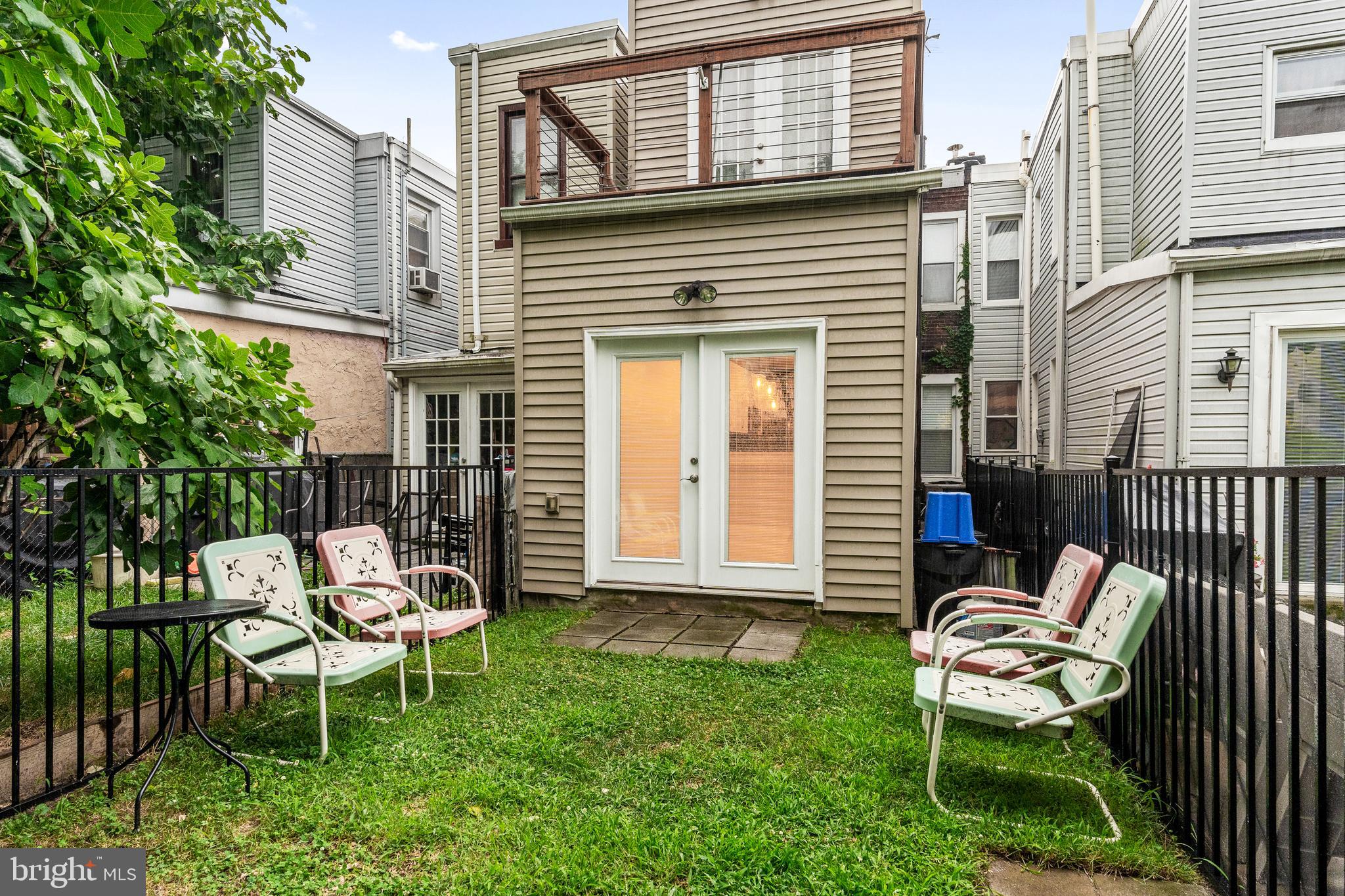 457 Moyer Street Philadelphia, PA 19125 - Photo 12 of 25