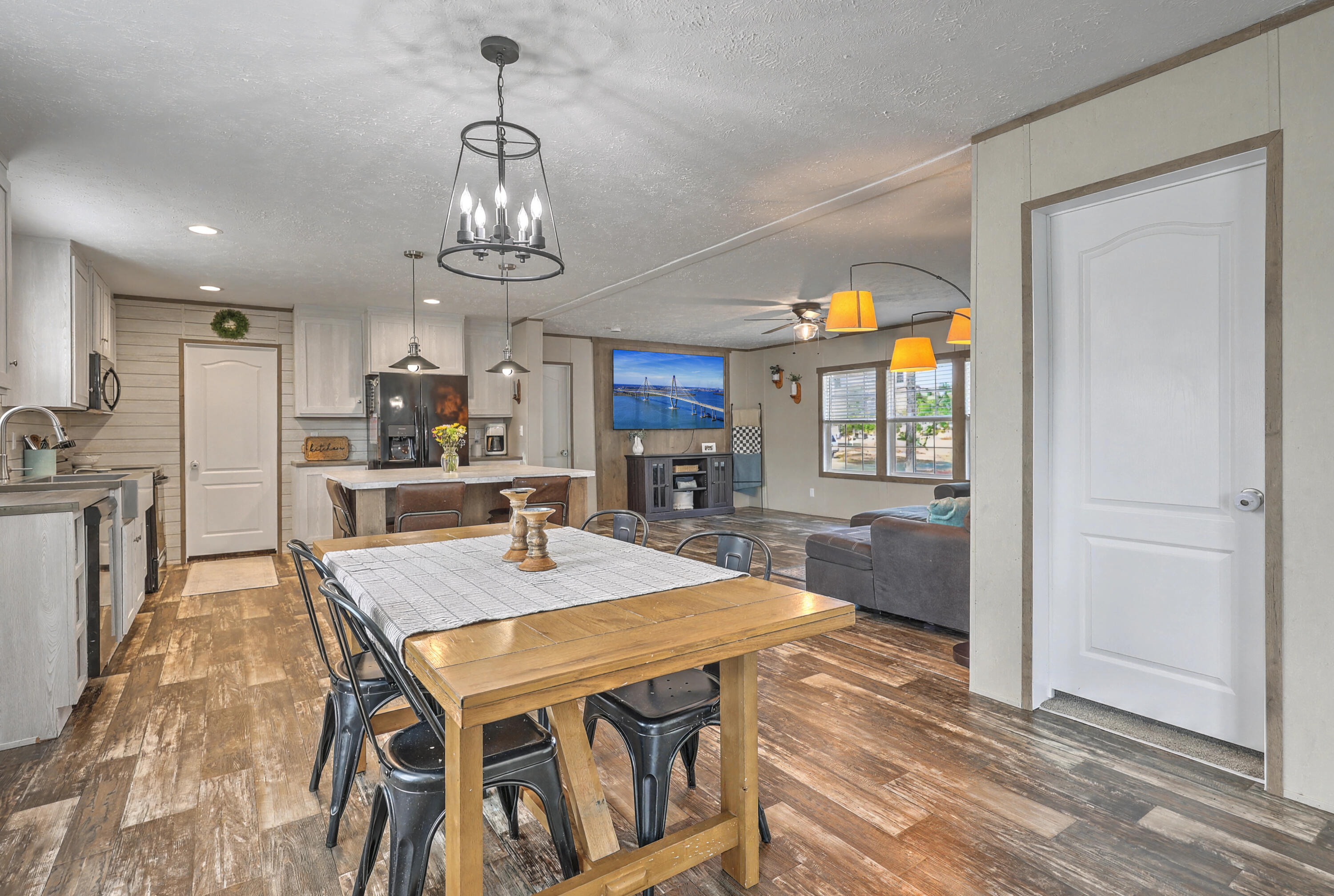 964 Tiger Loop St. Stephen, SC 29479 - Photo 11 of 39 Dining