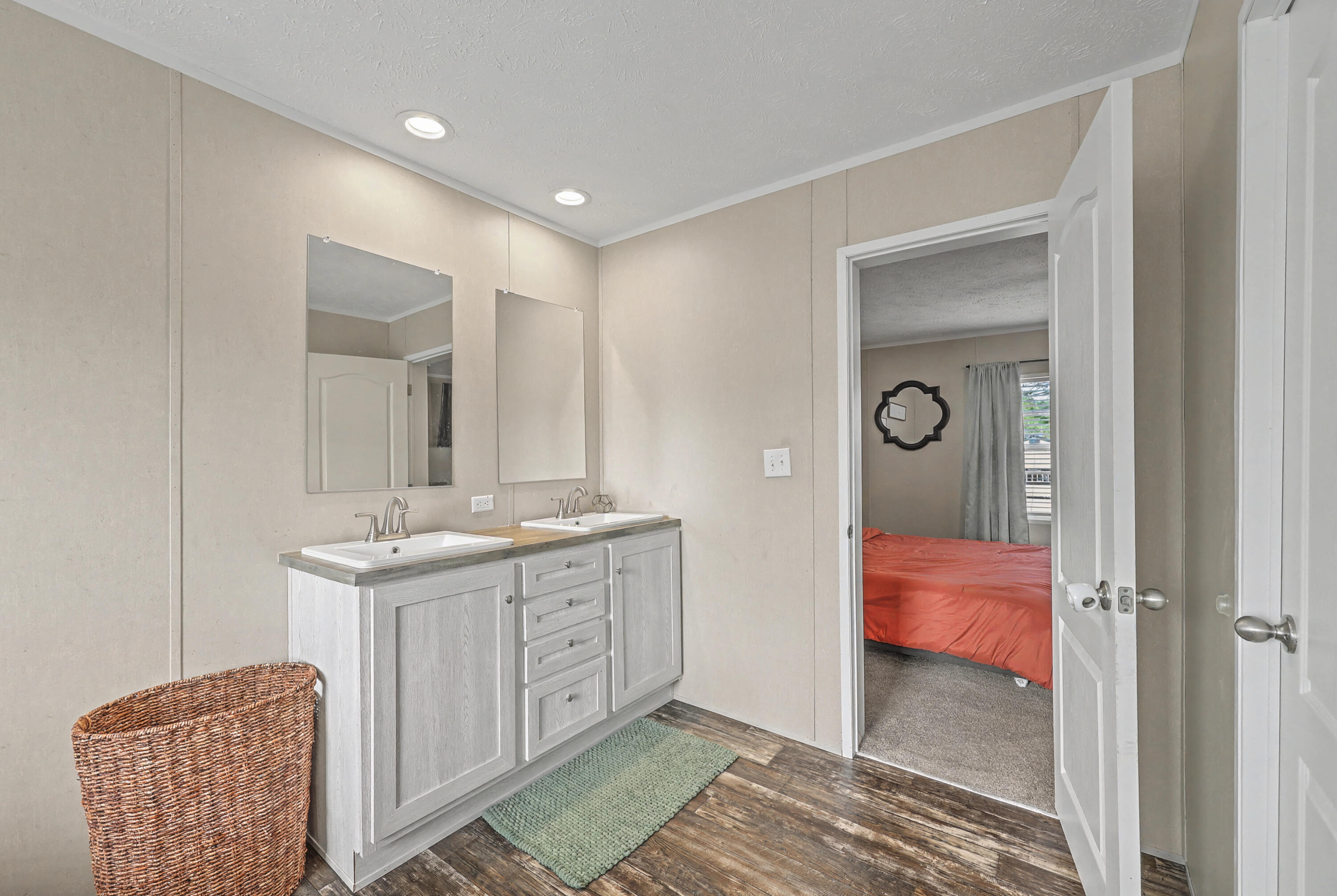 964 Tiger Loop St. Stephen, SC 29479 - Photo 25 of 39 Ensuite