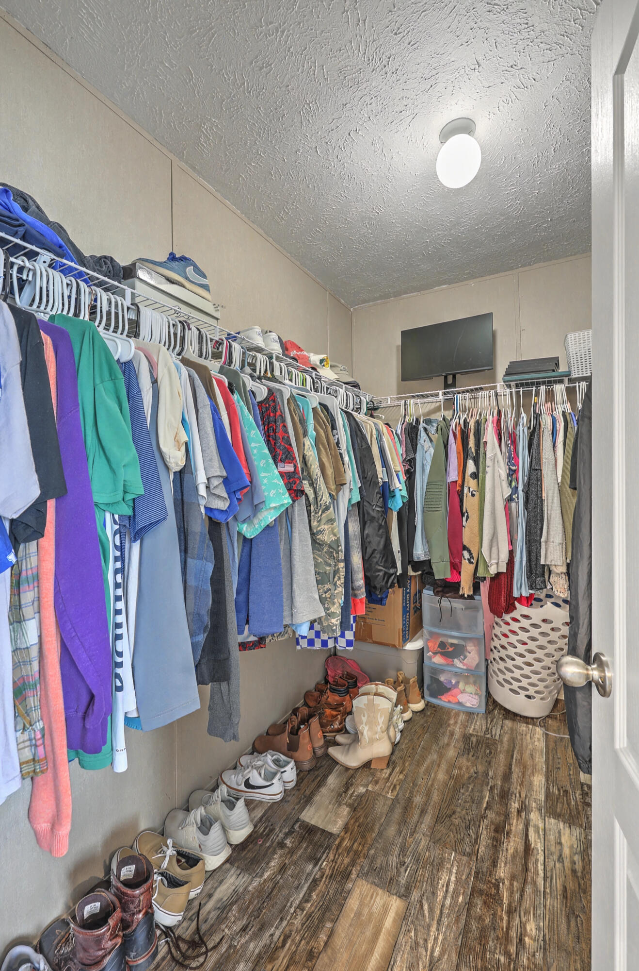 964 Tiger Loop St. Stephen, SC 29479 - Photo 26 of 39 Owner's closet