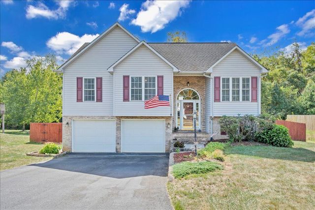 $400,000 | 201 Eagle Ridge, Roanoke, VA 24012