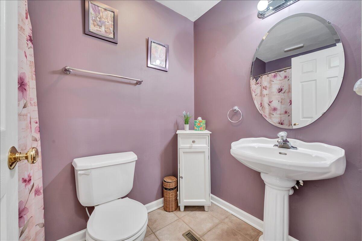 201 Eagle Ridge Roanoke, VA 24012 - Photo 16 of 52 16-MIB05424