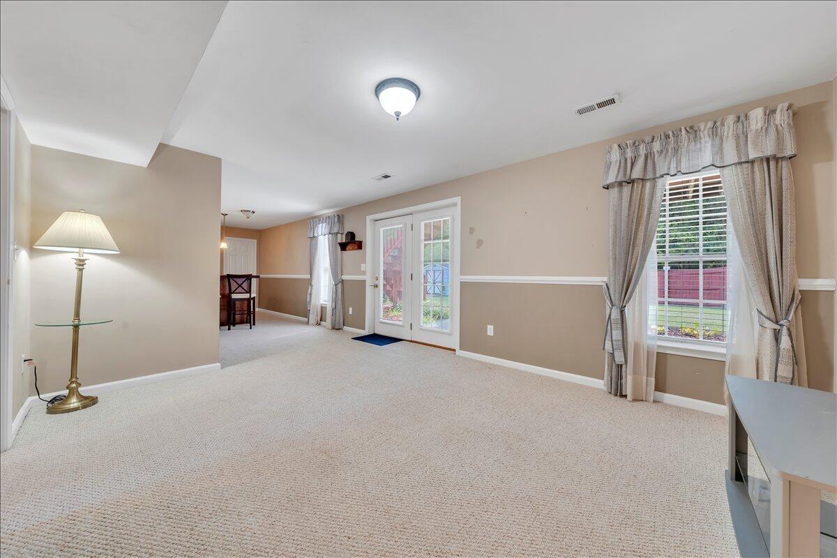 201 Eagle Ridge Roanoke, VA 24012 - Photo 35 of 52 35-MIB05496