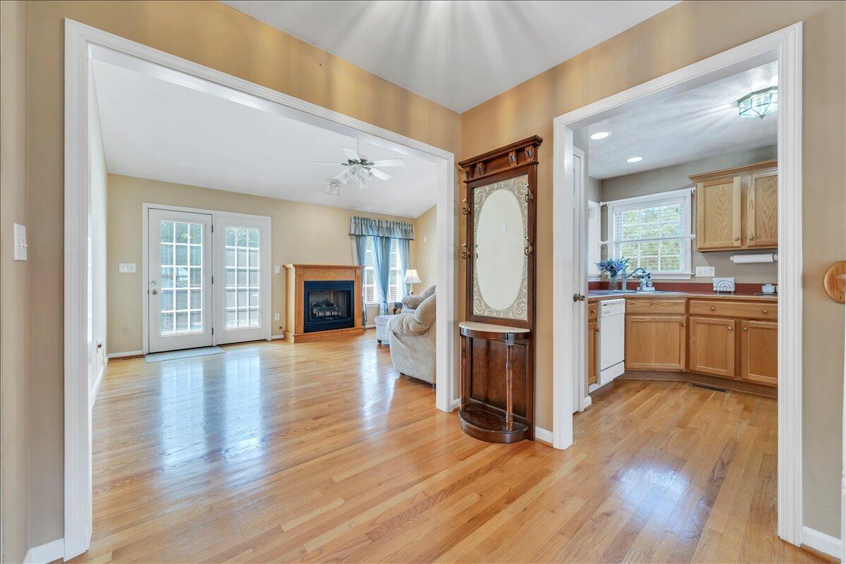 201 Eagle Ridge Roanoke, VA 24012 - Photo 8 of 52 08-MIB05382