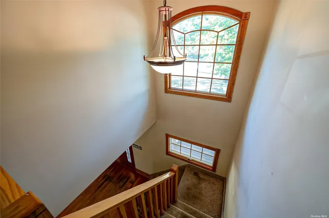 $969,000 | 43 Hollins Lane, East Islip, NY 11730