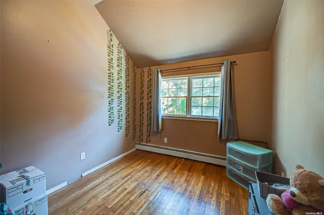 $969,000 | 43 Hollins Lane, East Islip, NY 11730