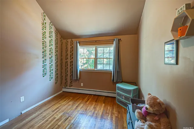 $969,000 | 43 Hollins Lane, East Islip, NY 11730