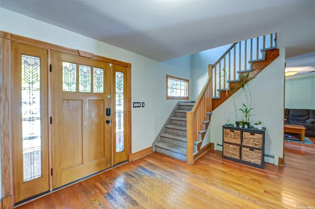 $969,000 | 43 Hollins Lane, East Islip, NY 11730