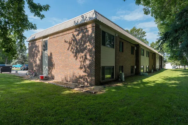 $799,900 | 3200 Maple Avenue, Slayton, MN 56172