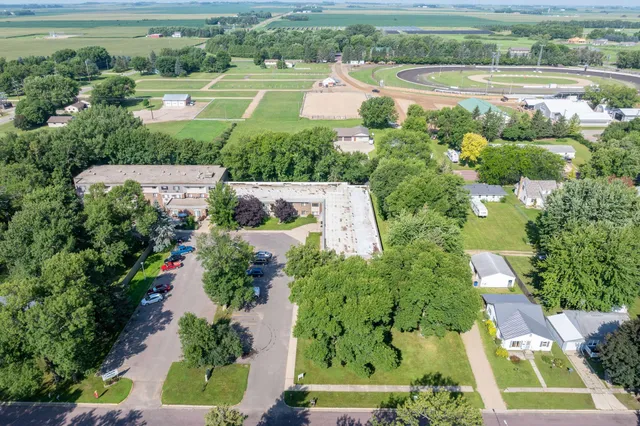 $799,900 | 3200 Maple Avenue, Slayton, MN 56172