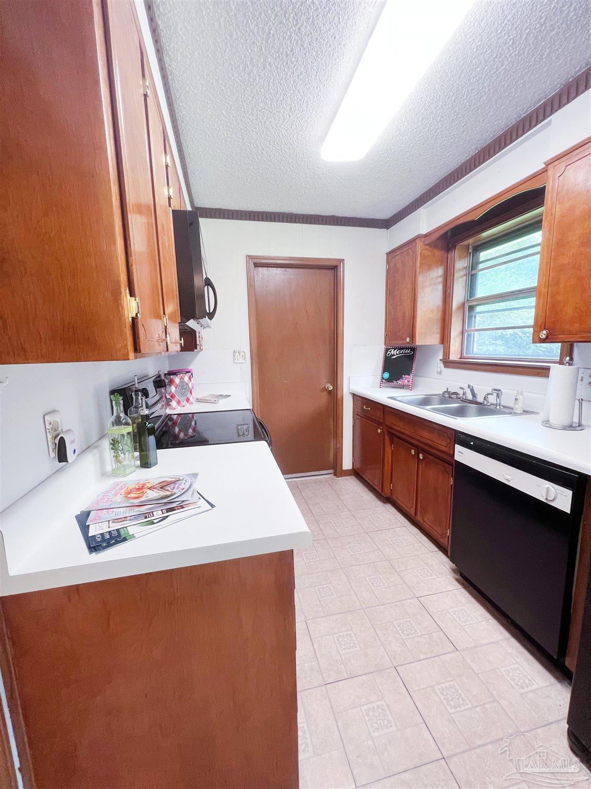 2418 Ryale Road Cantonment, FL 32533 - Photo 10 of 41 Gallery Image 10