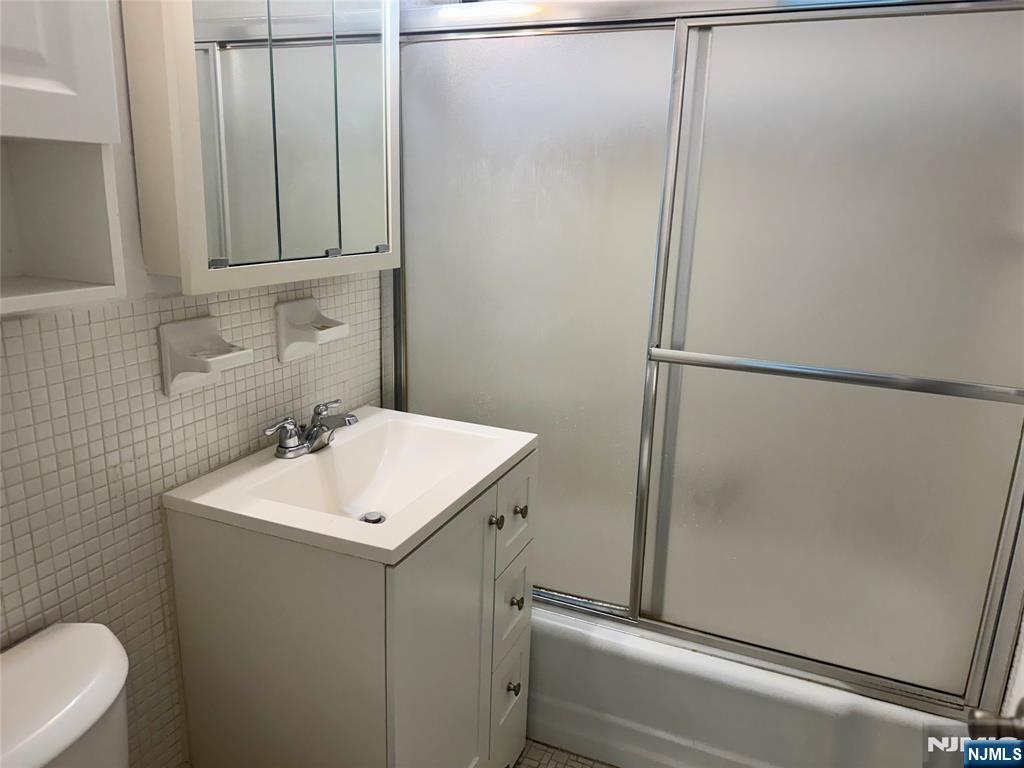 4 Horizon Road, Unit 1417 Fort Lee, NJ 07024 - Photo 9 of 17