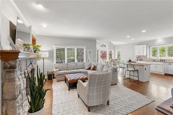 $850,000 | 14009 Lucille Street, Overland Park, KS 66221