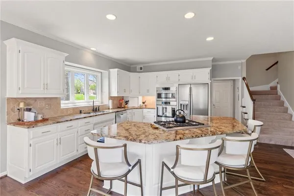 $850,000 | 14009 Lucille Street, Overland Park, KS 66221