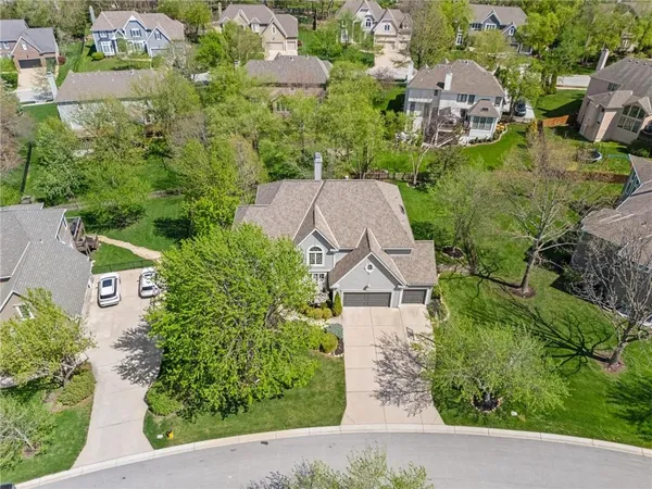$850,000 | 14009 Lucille Street, Overland Park, KS 66221