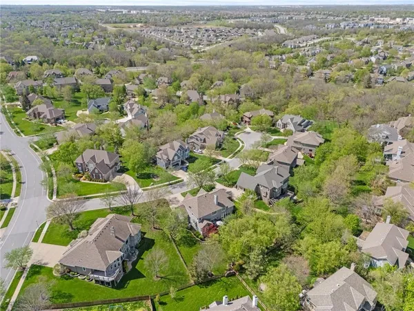 $850,000 | 14009 Lucille Street, Overland Park, KS 66221
