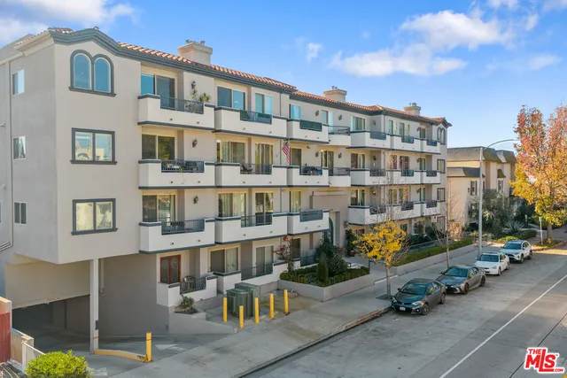 $785,000 | 11218 Camarillo Street, Unit 305, North Hollywood, CA 91602