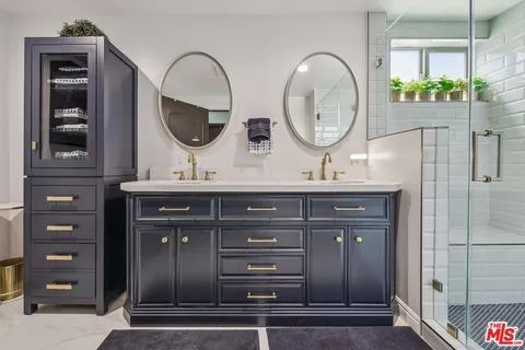 $799,000 | 11218 Camarillo Street, Unit 305, North Hollywood, CA 91602